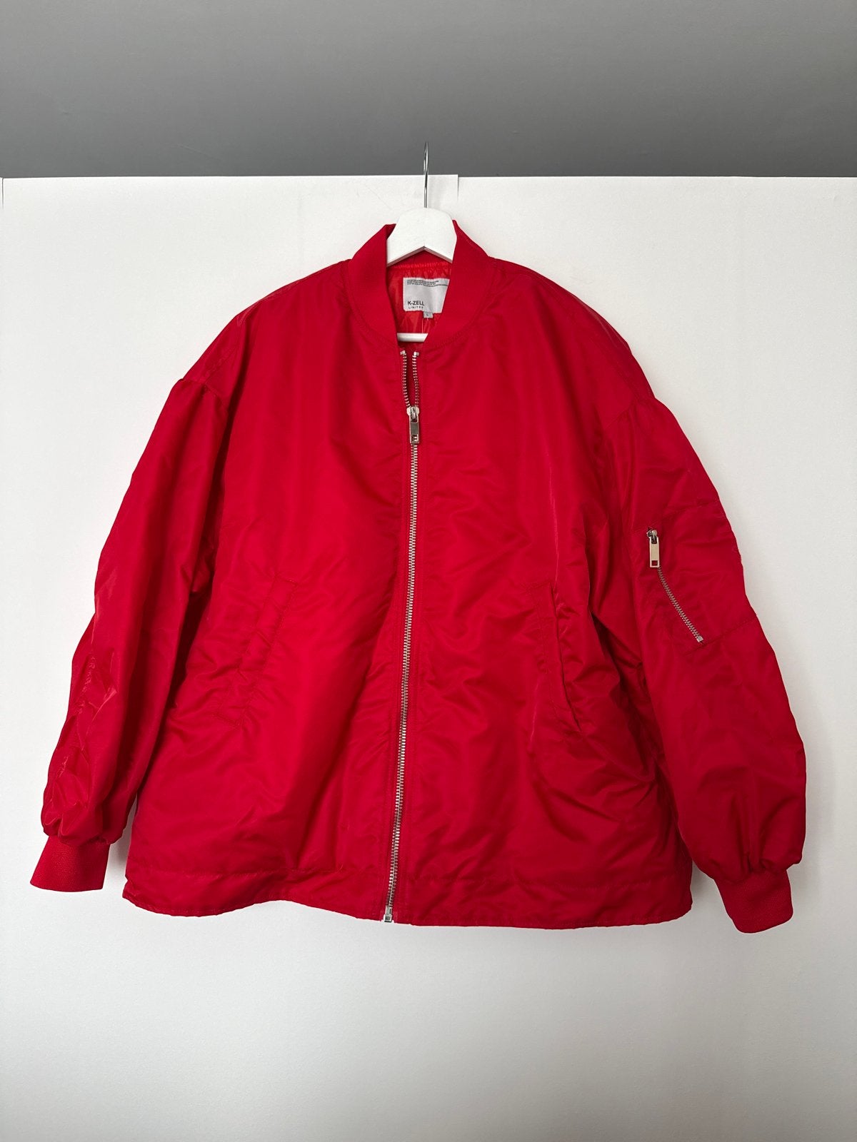 K-ZELL Limited Rode Bomberjack Maat L/XL, Kleding | Dames, Ophalen of Verzenden, Nieuw, Maat 46/48 (XL) of groter, Rood