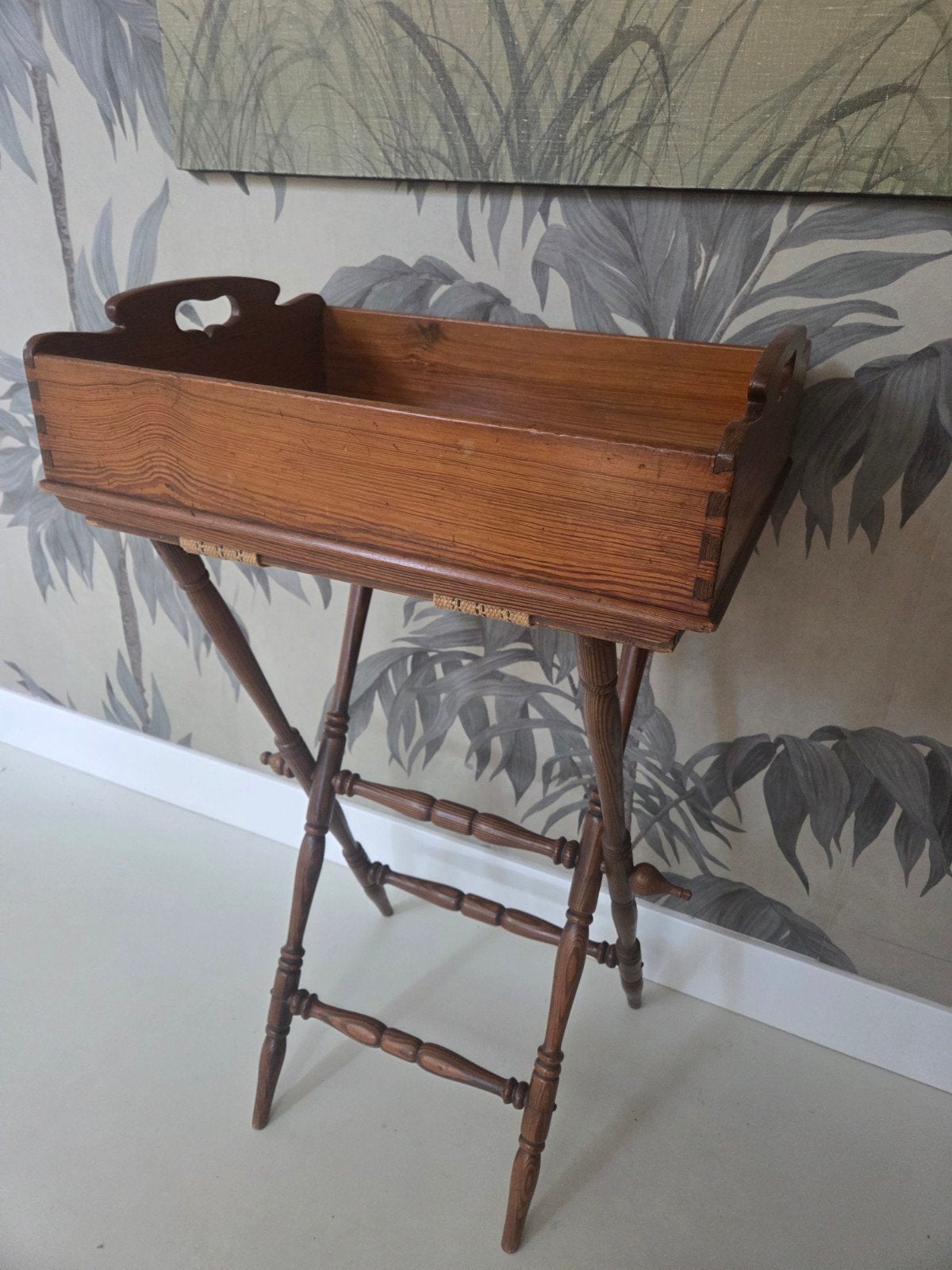 Antieke houten bijzettafel / butler tray, Ophalen, Zo goed als nieuw, 25 tot 50 cm, Rechthoekig