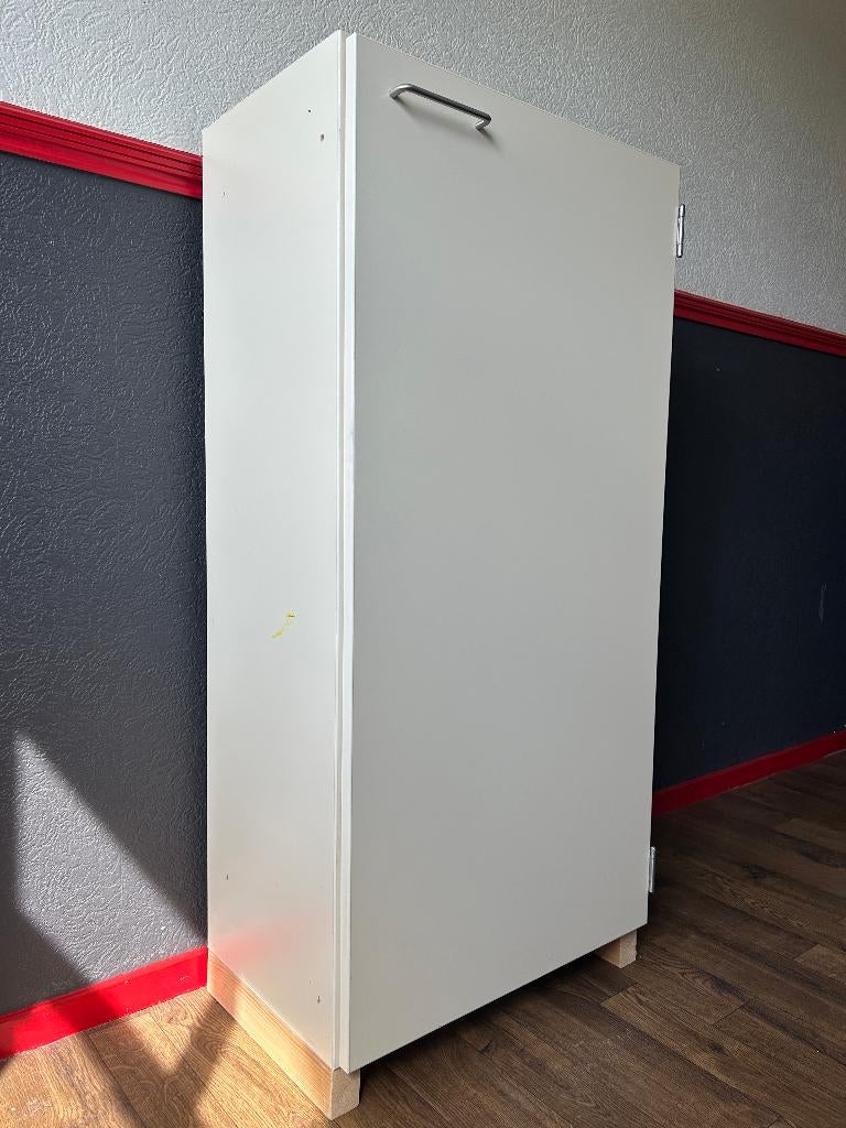Opbergkast, Ophalen, Met plank(en), Gebruikt, 100 tot 150 cm