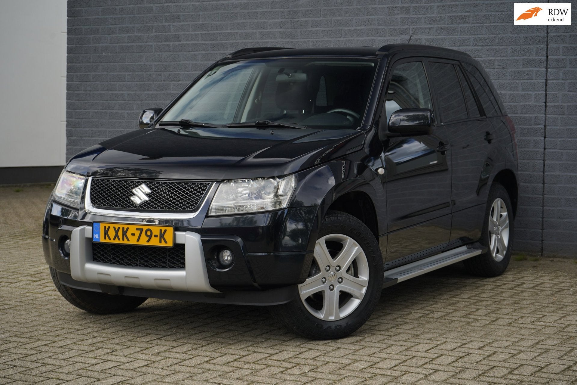 Suzuki GRAND VITARA 2.0-16V Executive 4WD, Trekhaak, Carplay, Auto's, Stof, Zwart, 4 cilinders, 1850 kg