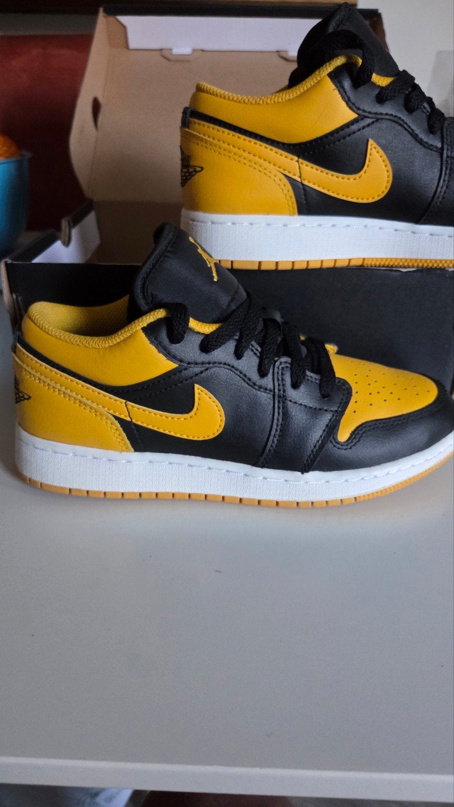 Nike Air Jordan 1 Low, Kinderen en Baby's, Kinderkleding | Schoenen en Sokken, Nike Air Jordan, Jongen of Meisje, Schoenen, Ophalen of Verzenden