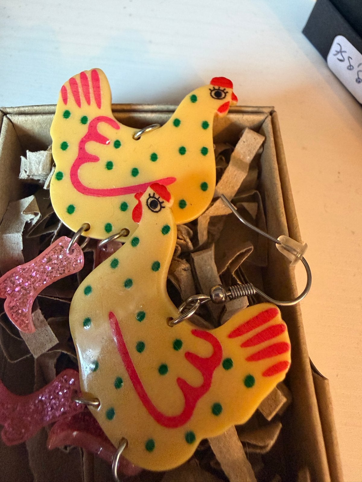 Nieuwe Retro Kippen Oorbellen - Uniek Design!, Sieraden, Tassen en Uiterlijk, Oorbellen, Overige materialen, Hangers, Geel, Nieuw