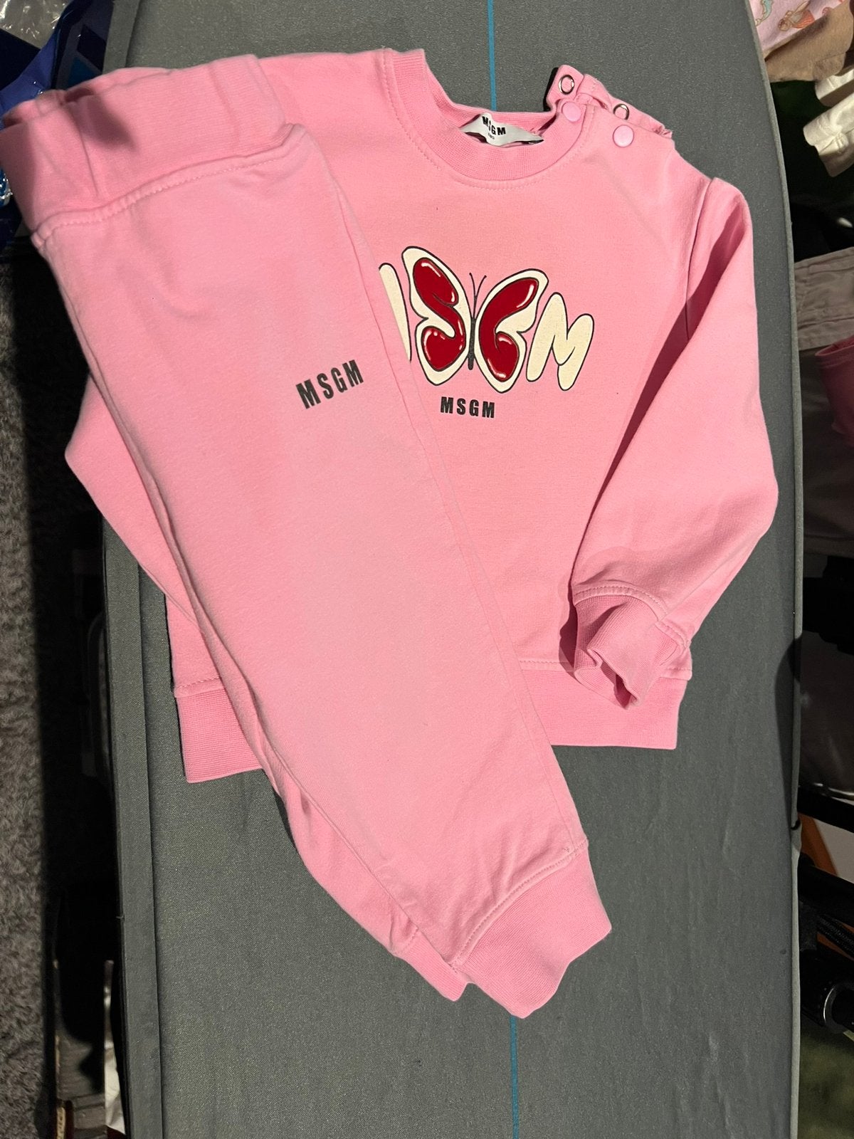 MSGM joggingpak maat 98 origineel zgan, Meisje, Ophalen of Verzenden, Zo goed als nieuw, Setje