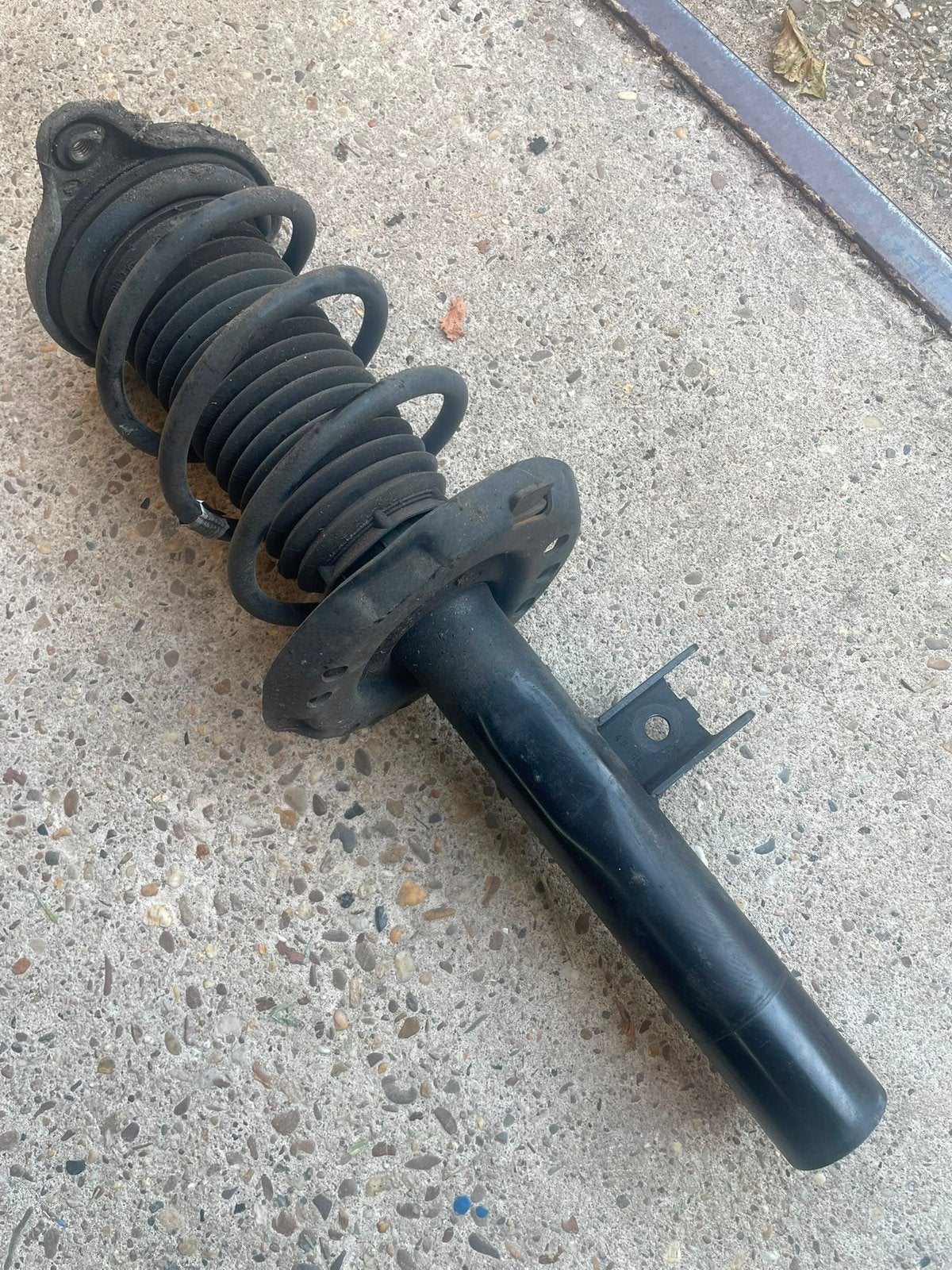 Mercedes a klasse w177 schokbreker, Ophalen