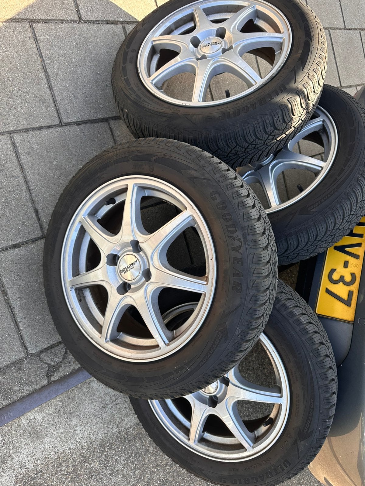 Toyota Yaris velgen, Ophalen