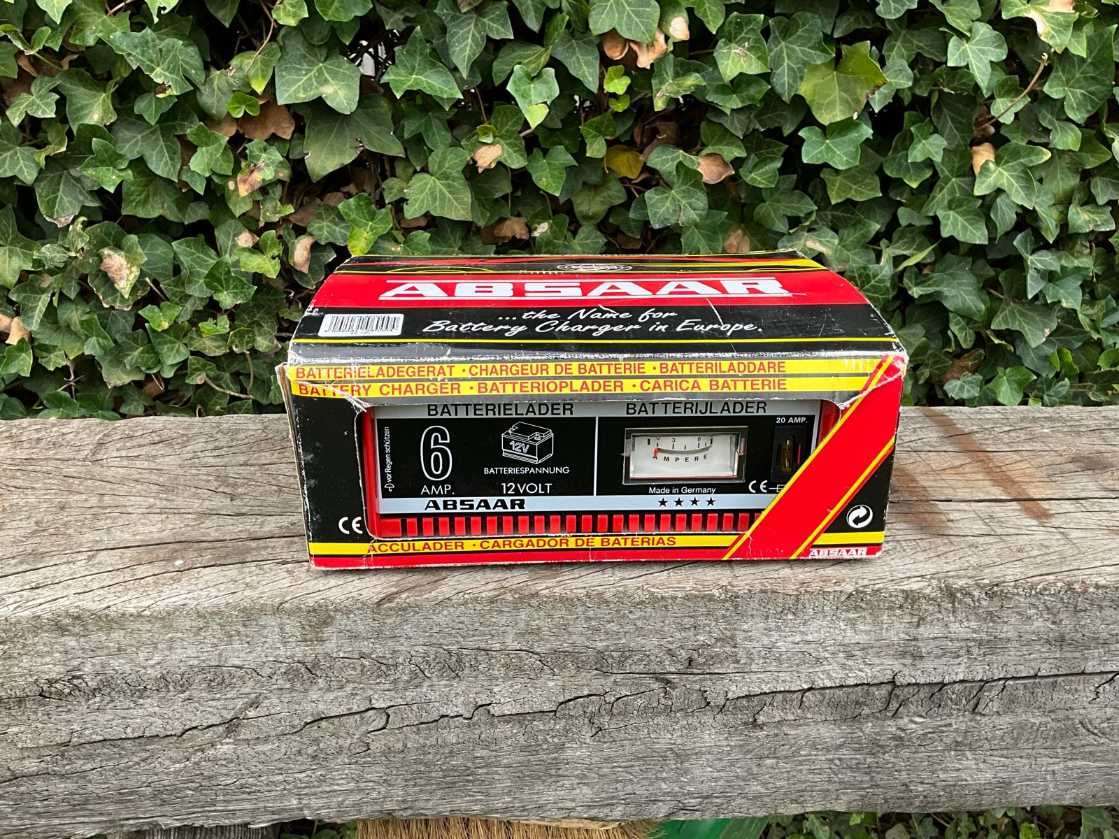 ABSAAR Acculader 6 Amp 12 Volt - Zo goed als nieuw, Ophalen of Verzenden, Nieuw, Universele onderdelen