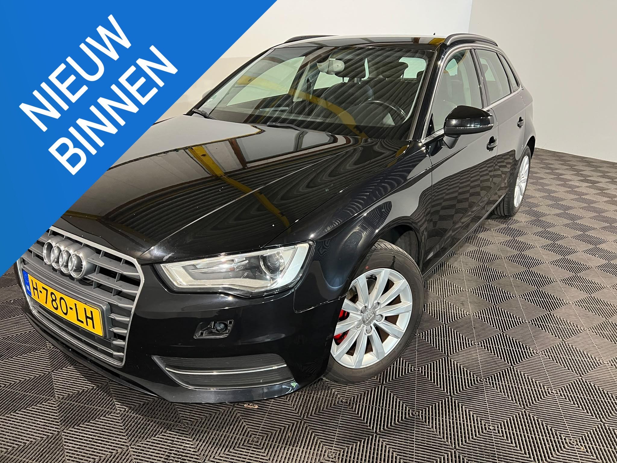 Audi A3 Sportback 1.6 TDI Ambition Pro Line S, Auto's, Audi, Voorwielaandrijving, Gebruikt, 4 cilinders, Leder en Stof
