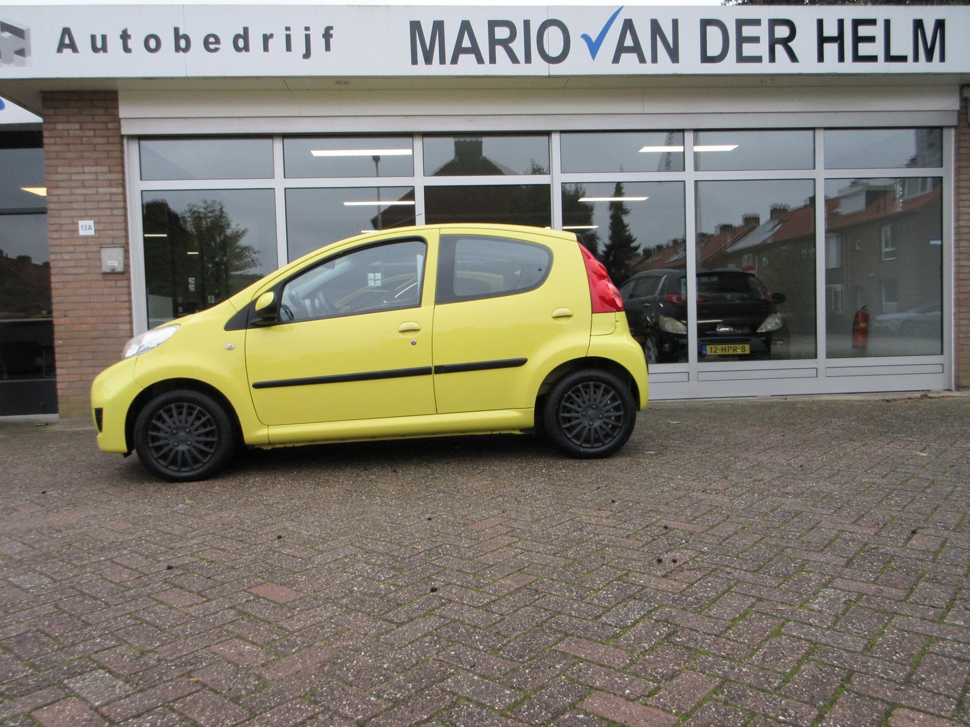 Peugeot 107 1.0-12V XS Automaat, Stof, Gebruikt, Zwart, 4 stoelen