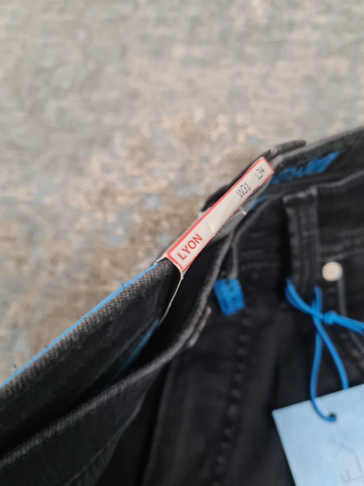 Pierre Cardin LYON W30 L34 NIEUW Tapered STRETCH Bronno3034, Kon. Wilhelminaplein 1, 1062 HG Amsterdam, Pierre Cardin, https://www.pierrecardinshop.nl/c-4256212/contact/