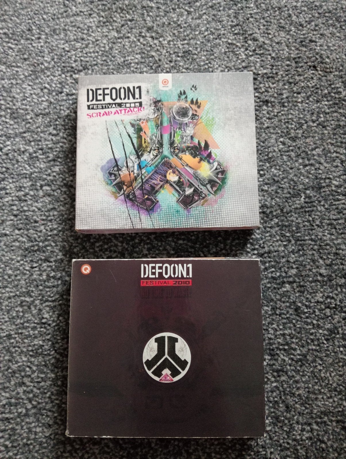 Defqon.1 Festival 2009 & 2010 CD Boxset - Hardstyle, Gebruikt, Ophalen of Verzenden, Inclusief doosje, Boxset