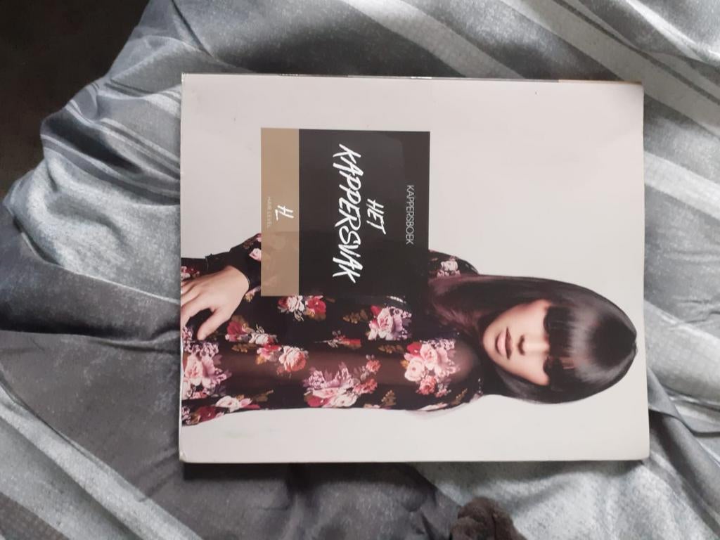 Boek voor de kappersopleiding / visagie, kappersvak, Boeken, Ophalen of Verzenden