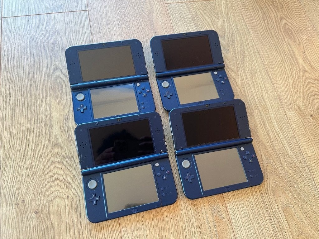 New Nintendo 3DS XL (prijs per stuk) incl stylus & oplader!!, Ophalen of Verzenden, 3DS