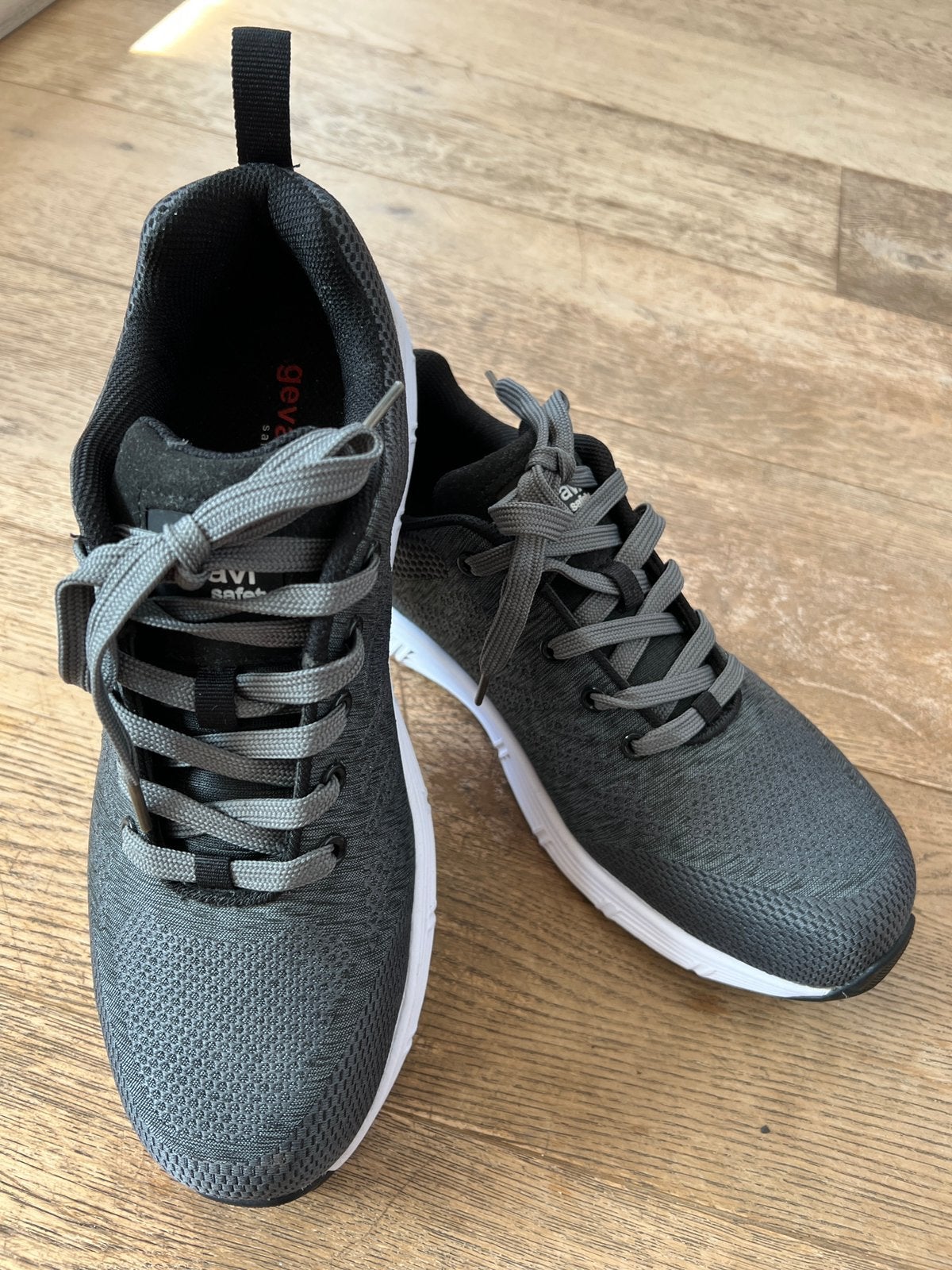 NIEUW Veiligheidsschoenen - werkschoenen mt 43 Voor kok, Ophalen of Verzenden, Nieuw
