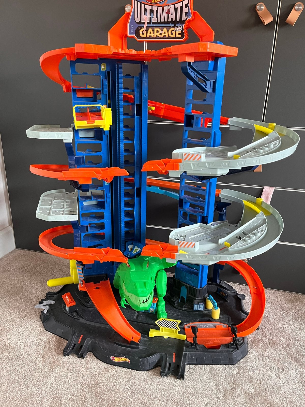 Hot Wheels City Ultimate Garage met Robotdinosaurus, Ophalen, Zo goed als nieuw, Handmatig, Hot Wheels