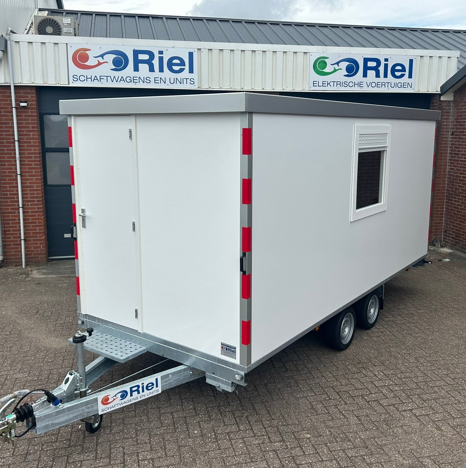 Schaftwagen tandemas 5 meter met berging Zeer compleet NIEUW, Ophalen