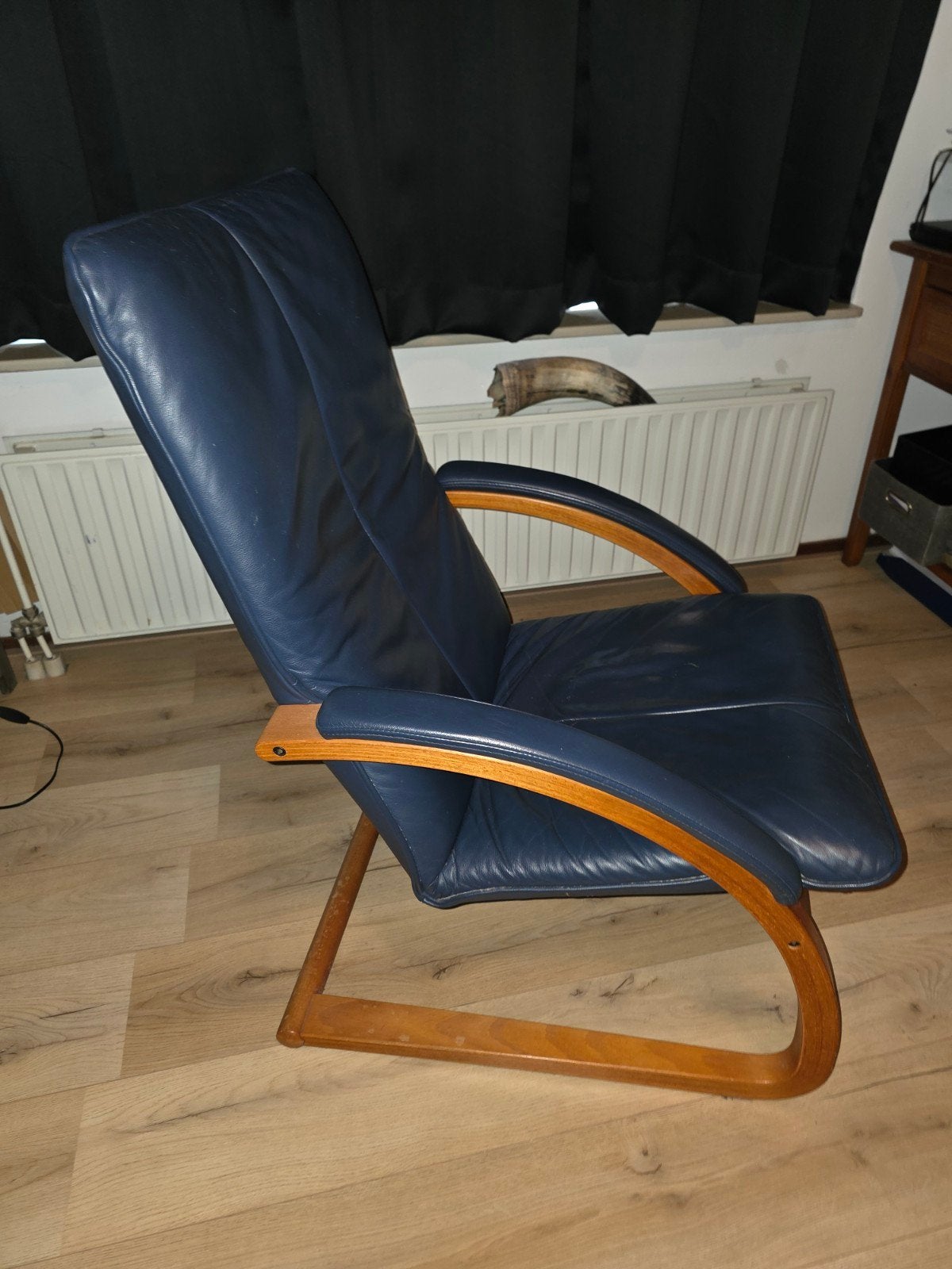 Gratis afhalen.  2 Luie stoelen, Huis en Inrichting, Gebruikt, Minder dan 75 cm, Ophalen of Verzenden, Overige materialen