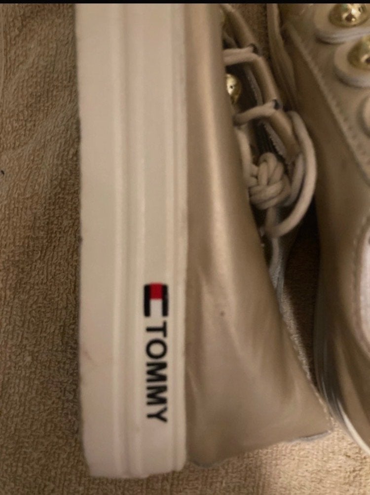 Gouden Tommy Hilfiger sneakers -, Ophalen of Verzenden, Zo goed als nieuw, Overige kleuren, Sneakers of Gympen