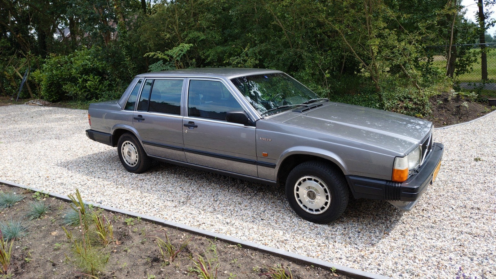 Volvo  740 GL 1986 Grijs overdrive, 1190 kg, 4 cilinders, 2300 cc, 10 km/l