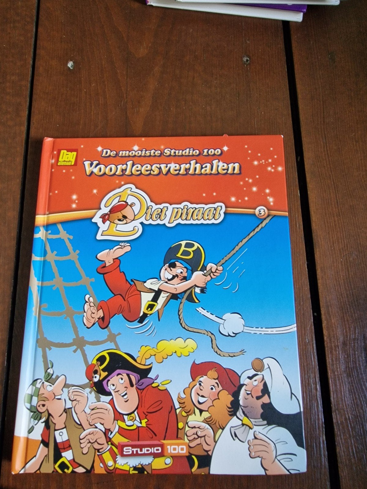 Piet Piraat Voorleesverhalen - Studio 100, Boeken, Ophalen of Verzenden, Zo goed als nieuw, Studio 100, Sprookjes