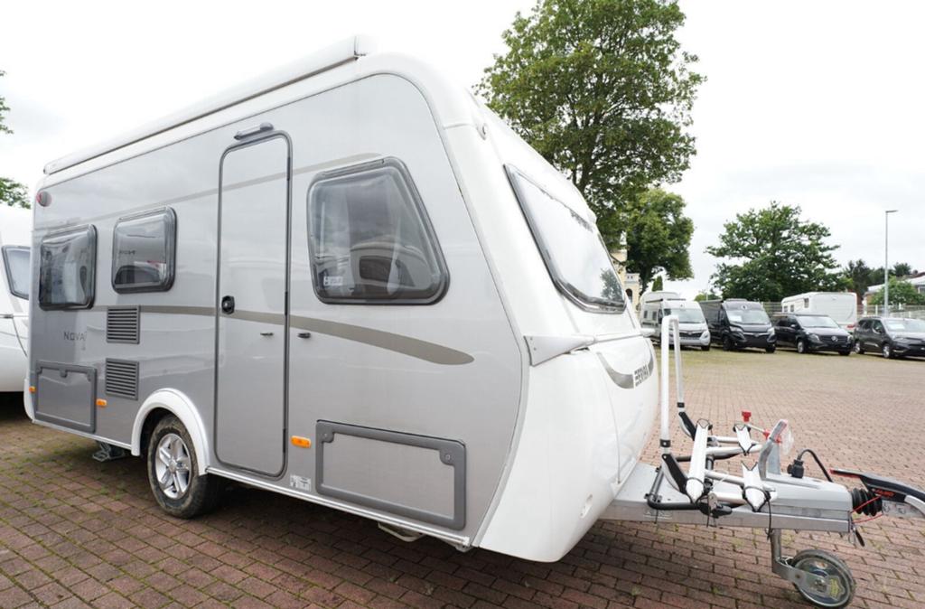 NIEUWE ERIBA NOVA  425  LICHTGEWICHT CARAVAN 1050kg, Standaardzit, Dwarsbed, Particulier, 4 tot 5 meter