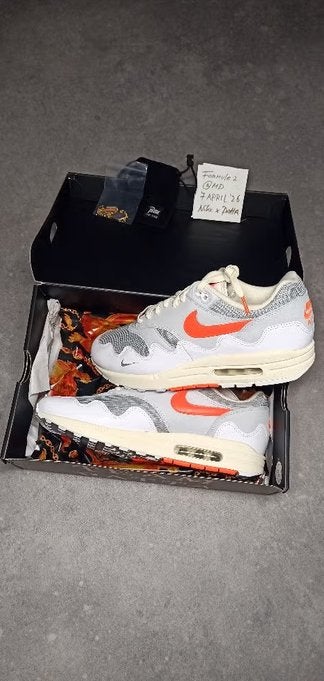 Patta X Nike Air Max 1 (White/Hyper Crimson - Pure Platinum), Wit, Nieuw, Ophalen of Verzenden, Sneakers of Gympen