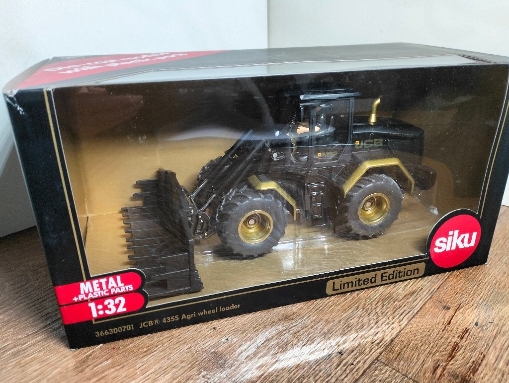 Te koop Siku JCB 435S shovel Limited edition Gold Zeldzaam ., Hobby en Vrije tijd, Modelauto's | 1:32, Nieuw, Tractor of Landbouw