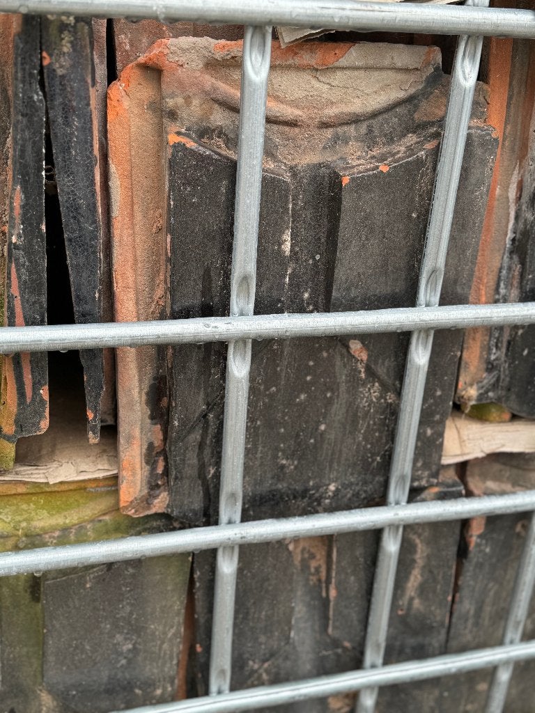 250 stuks Lucas IJsbrandsz Makkum dakpannen zwart glazuur., Ophalen, Overige materialen, Gebruikt, Lucas Ysbrandsz