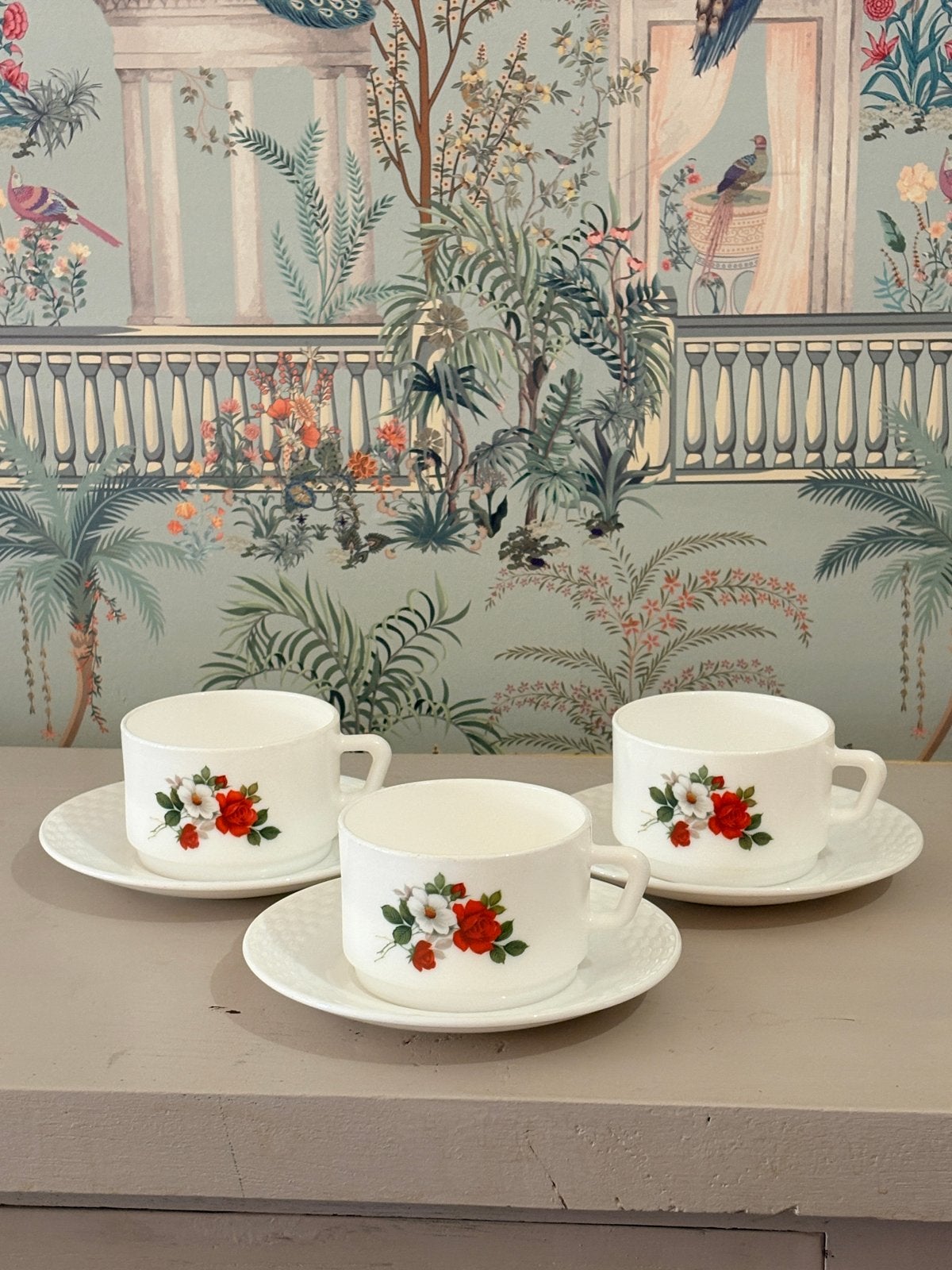 3 Vintage Arcopal Rozen Soepkommen en Schotels, Ophalen of Verzenden
