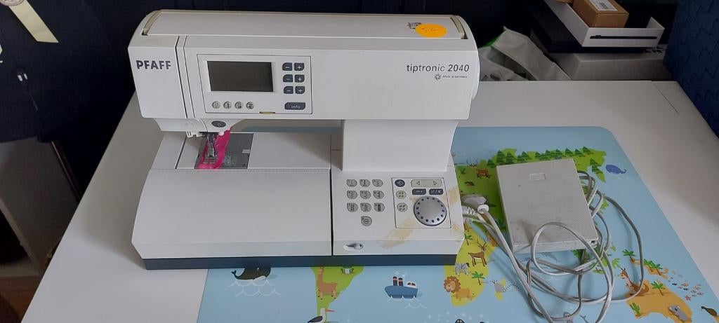 Pfaff Tiptronic 2040 Naai- en Borduurmachine, Hobby en Vrije tijd, Naaimachines en Toebehoren, Ophalen, Zo goed als nieuw, Naaimachine