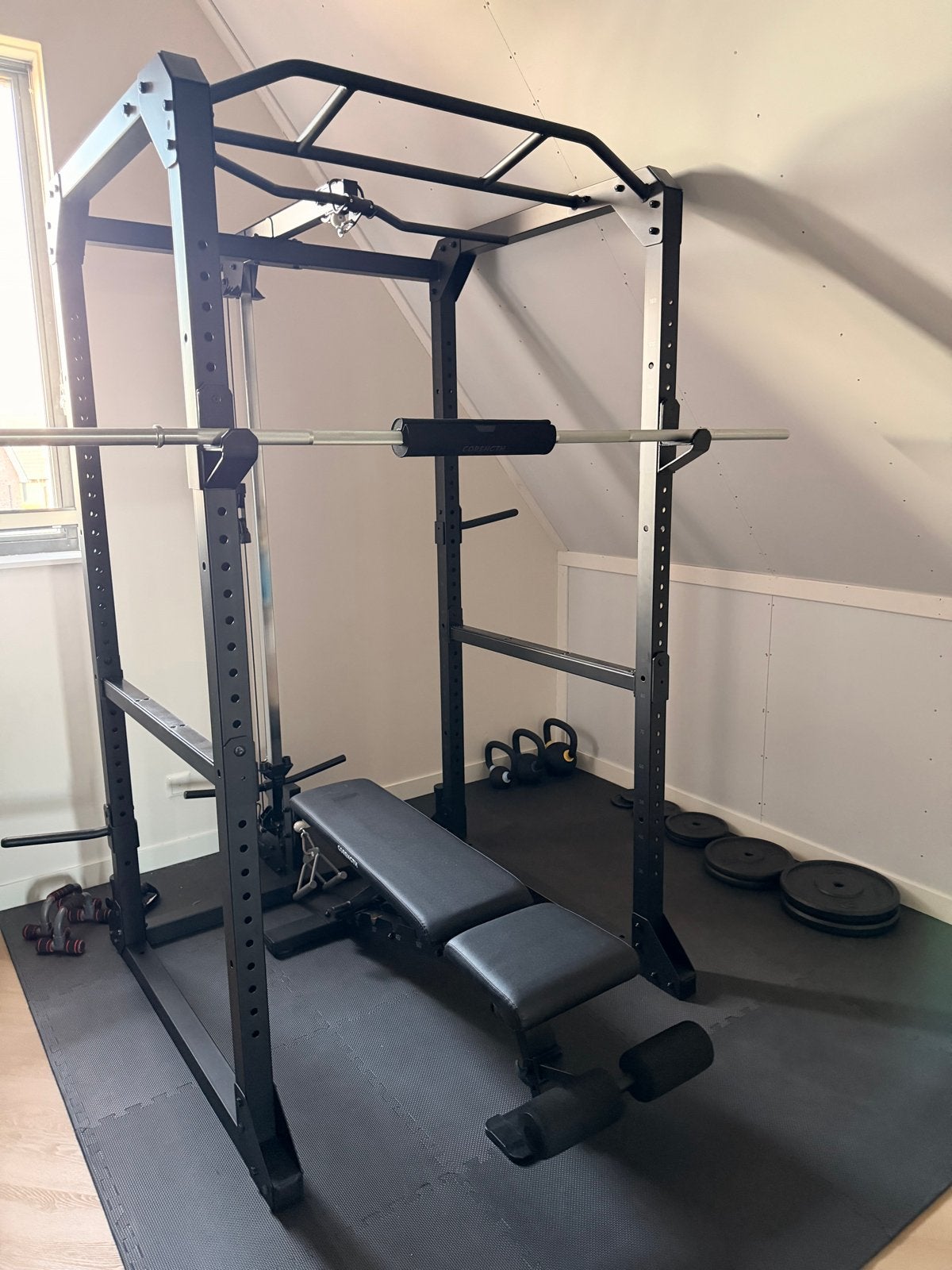 Complete Decathlon Home Gym Set - Zo goed als nieuw!, Sport en Fitness, Ophalen, Krachtstation, Armen, Zo goed als nieuw