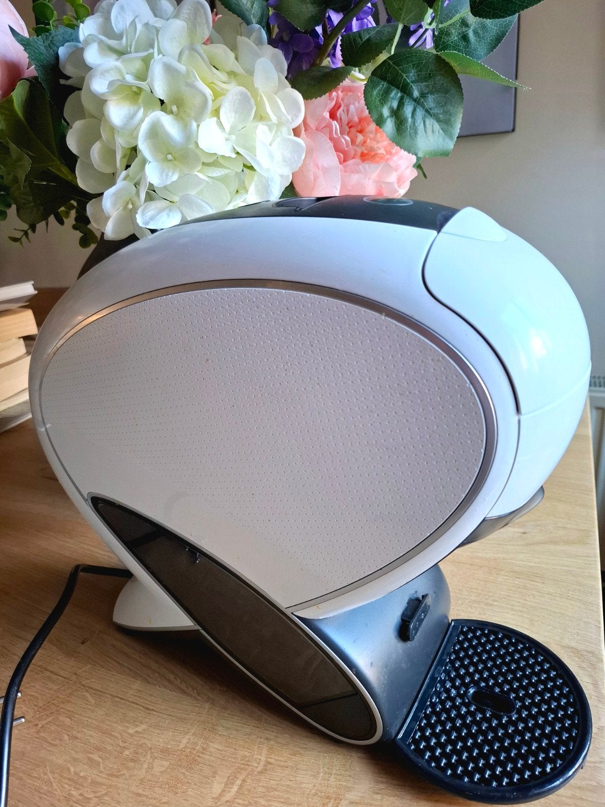 Dolce Gusto Neo Latte koffiemachine, Ophalen, Zo goed als nieuw, Koffiemachine