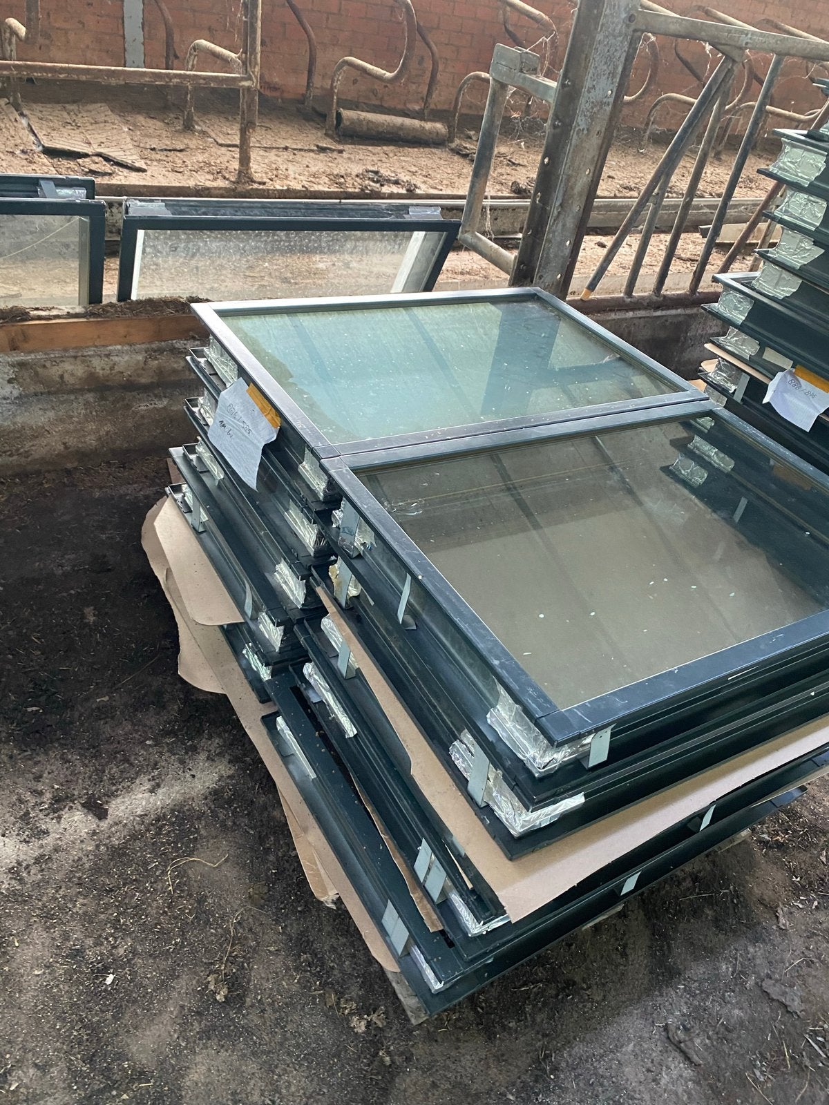 12x Aluminium kozijnen antraciet 7016 - 585x886 mm, Gevelraam of Ruit, Gebruikt, Minder dan 80 cm, 80 tot 120 cm