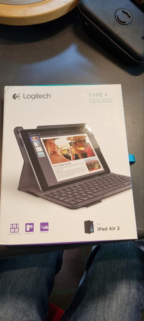Logitech Type+ hoes met QWERTY keyboard voor iPad Air 2, Computers en Software, Apple iPads, Ophalen of Verzenden, Nieuw, Apple iPad Air