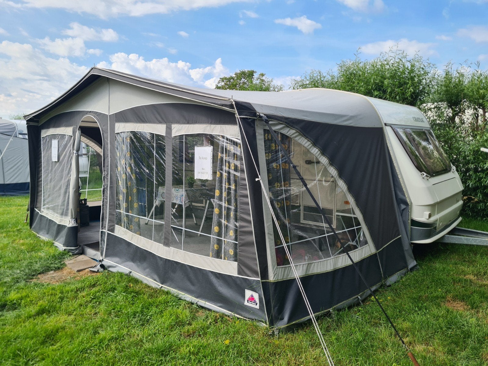 TE KOOP: CHATEAU CALISTA CRUISE 450 UIT 1998. €6750,-, Caravans en Kamperen, Caravans, Particulier, tot en met 4, Rondzit, Chateau