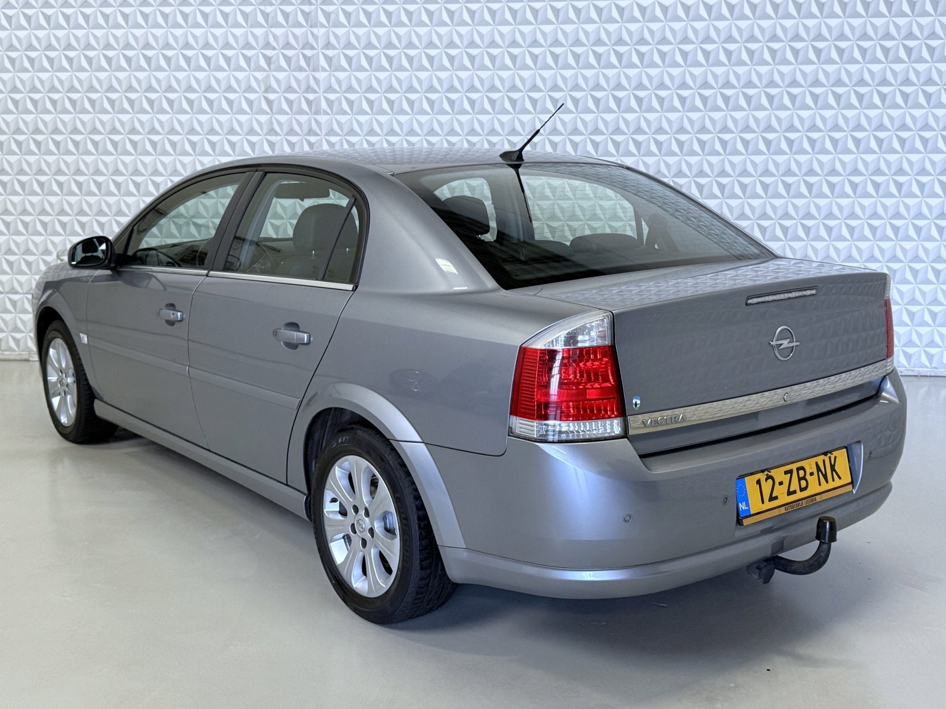 Opel Vectra 1.6-16V Airco Cruise Navigatie PDC Trekhaak(2007, Auto's, Opel, Voorwielaandrijving, 15 km/l, Gebruikt, 4 cilinders