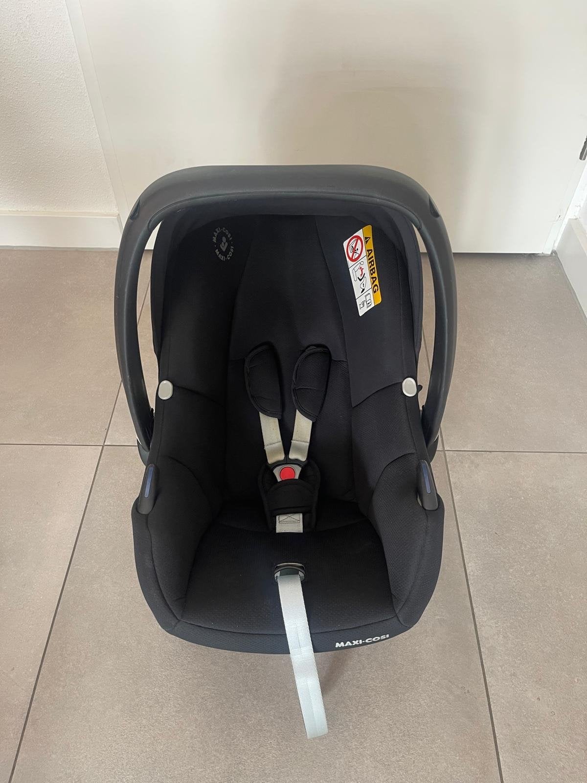 Maxi-Cosi Cabriofix autostoel - Zwart, Autogordel, Ophalen of Verzenden, Zo goed als nieuw, 0 t/m 13 kg
