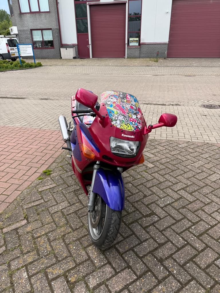 Kawasaki zzr 600, Particulier, 4 cilinders, Handgeschakeld