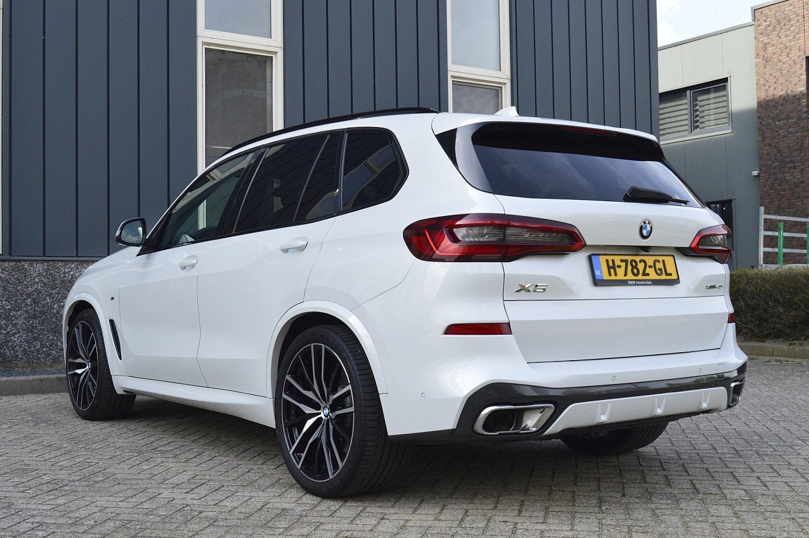 BMW X5 xDrive40i M-Sport Rijklaarprijs-Garantie Panoramadak, Auto's, 12 maanden, Gebruikt, Vierwielaandrijving, 129 €/maand