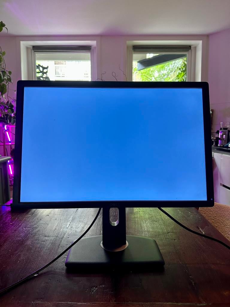 Dell Monitor 24inch IPS 1920x1200 incl Kabels, Ophalen, Zo goed als nieuw, Minder dan 50 cm