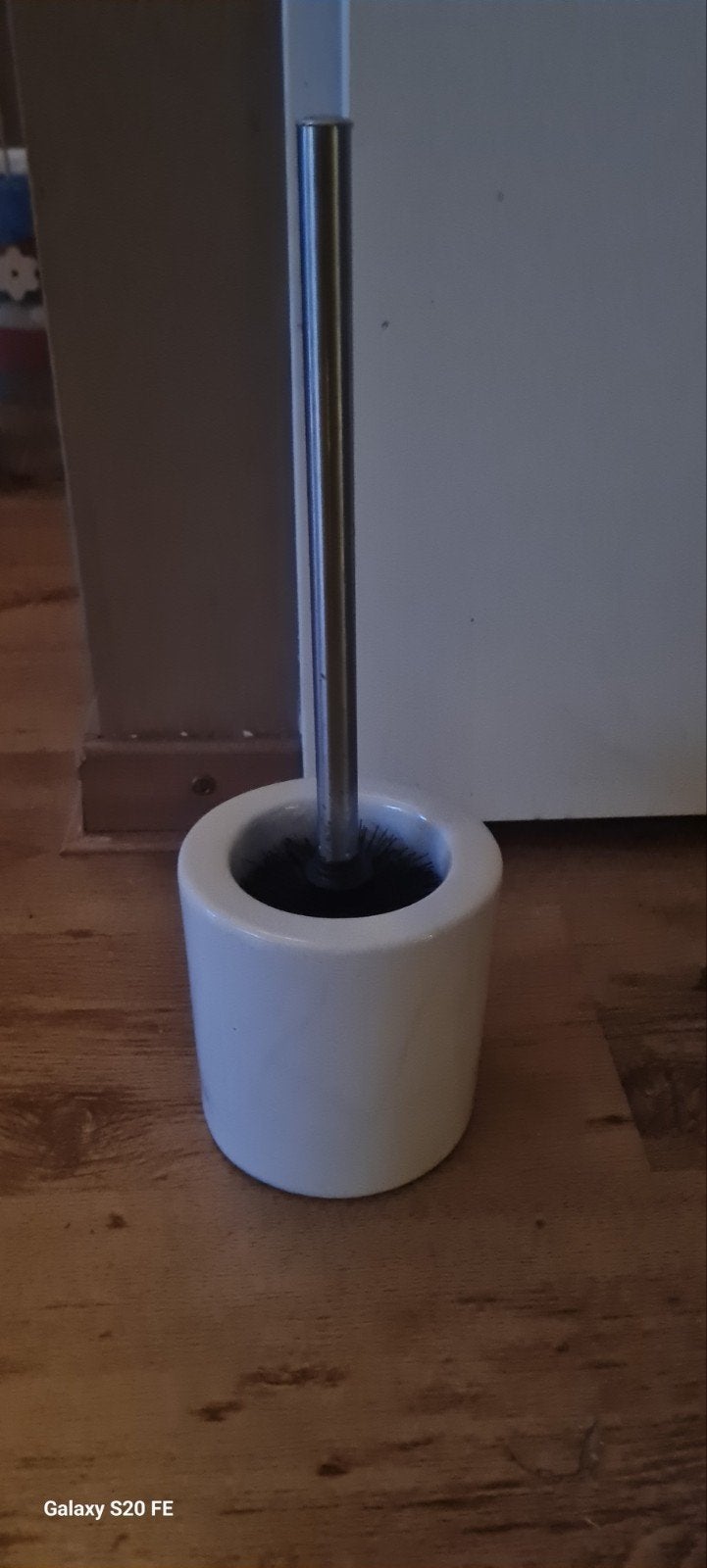 Wc borstel en pedaalemmer en rek met zuiglappen, Ophalen of Verzenden, Zo goed als nieuw, Wit, Overige typen