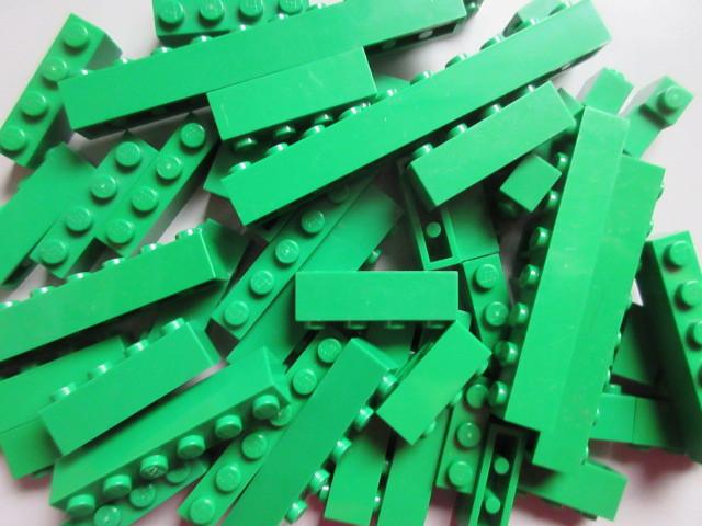 nr. 8874, 60 Groene smalle stenen, 1 nop breed., Ophalen of Verzenden, Zo goed als nieuw, Losse stenen, Lego