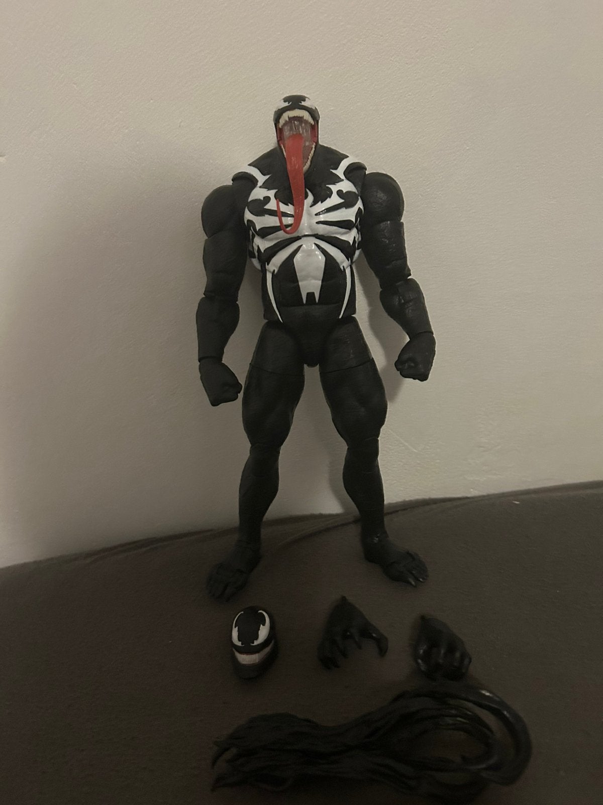 100% echte marvel legends venom(zonder doos), Ophalen of Verzenden, Zo goed als nieuw
