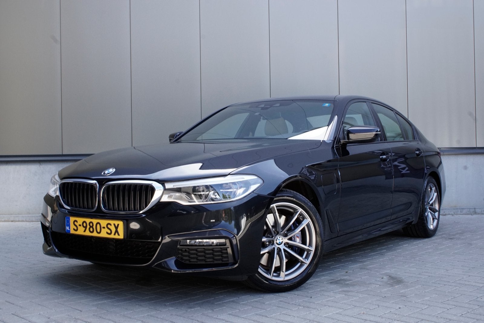 BMW 530e | M-Sport | Elek. trekhaak | Parkeercamera |, Auto's, BMW, 1998 cc, Achterwielaandrijving, 750 kg, 4 cilinders