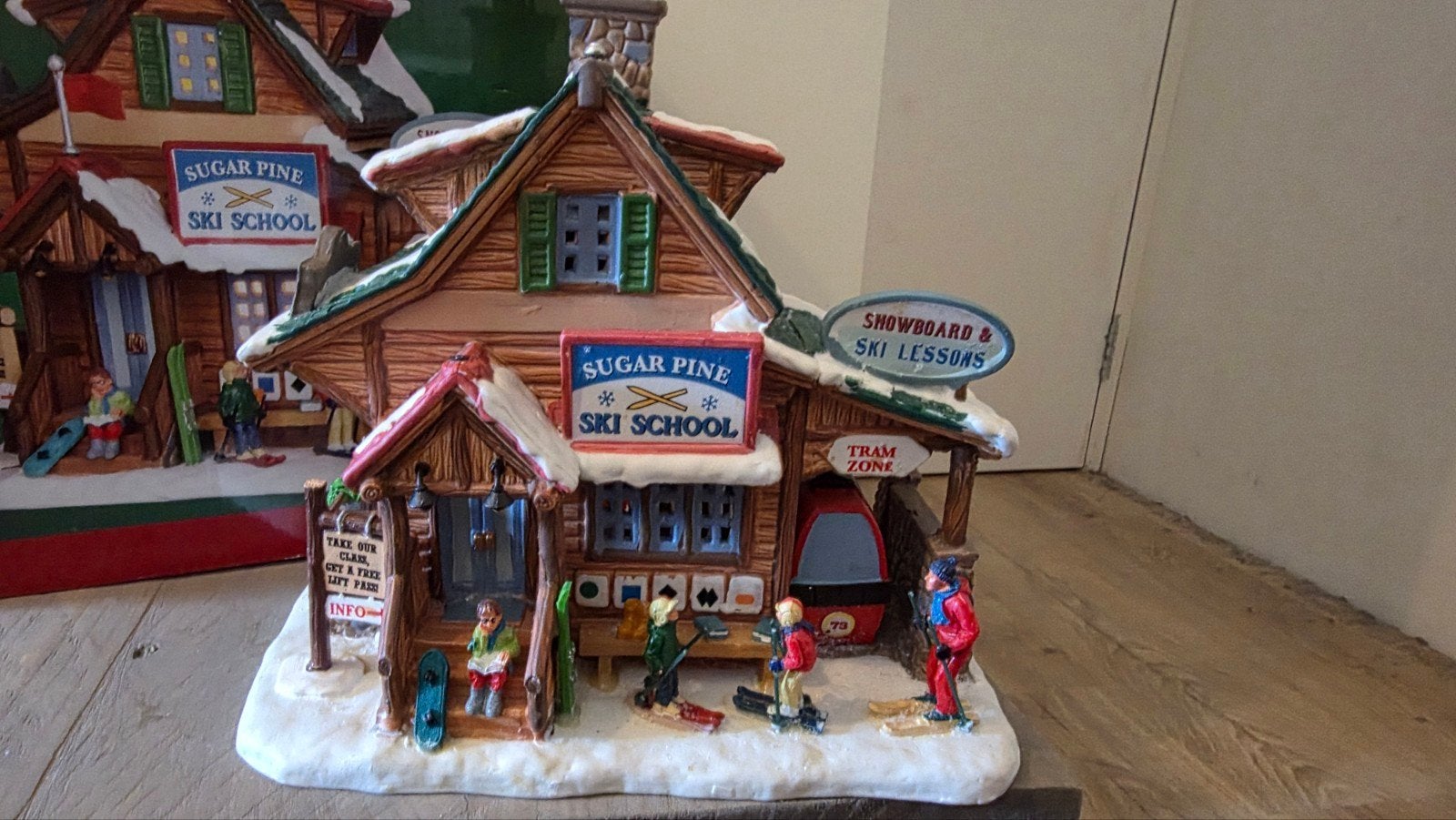 Lemax Sugar Pine Ski School, Diversen, Ophalen, Zo goed als nieuw