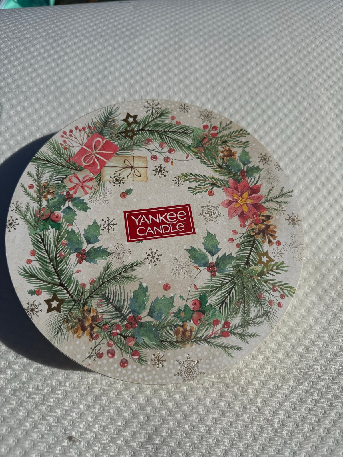 Yankee Candle Adventskalender - 18 waxinelichtjes en houder, Huis en Inrichting, Ophalen, Meerkleurig, Overige merken, Waxinelichthouder