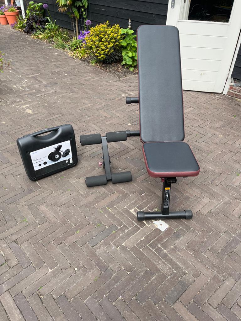 Verstelbare fitnessbank met halterset, Sport en Fitness, Fitnessmaterialen, Ophalen, Gebruikt, Armen, Fitnessbank