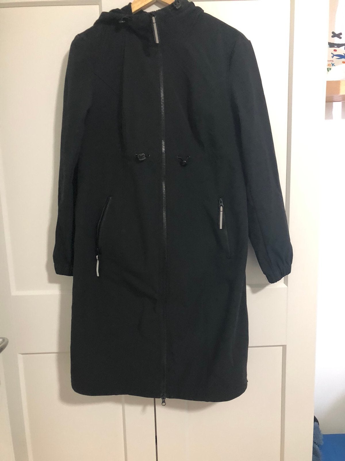 Softshell Zwangerschapsjas / Draagjas, Kleding | Dames, Jassen | Winter, Ophalen, Zo goed als nieuw, Maat 38/40 (M), Zwart