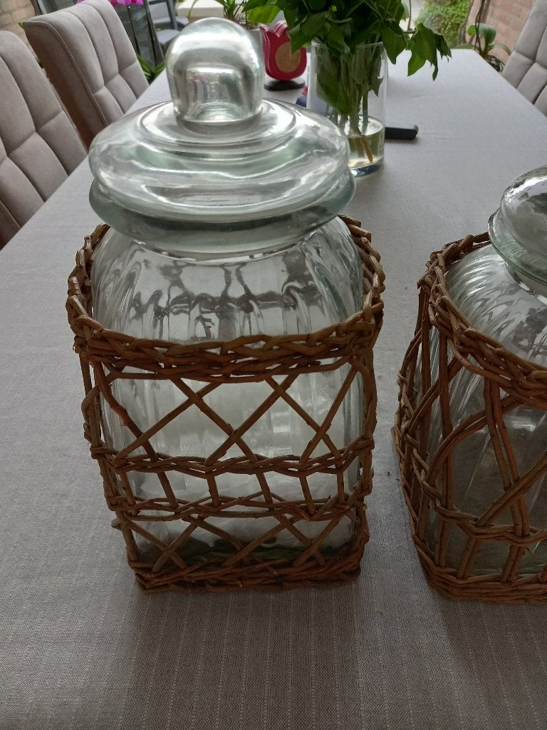 2 mooie glazen potten, Huis en Inrichting, Woonaccessoires | Stolpen, Glas, Ophalen, Zo goed als nieuw, Met deksel