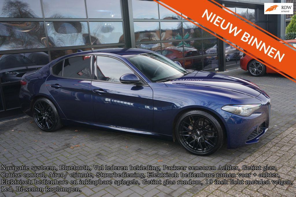 Alfa Romeo GIULIA 2.0T Super, Xenon, Led, Leder, Navi, Clima, Automaat, 745 kg, Achterwielaandrijving, 4 cilinders