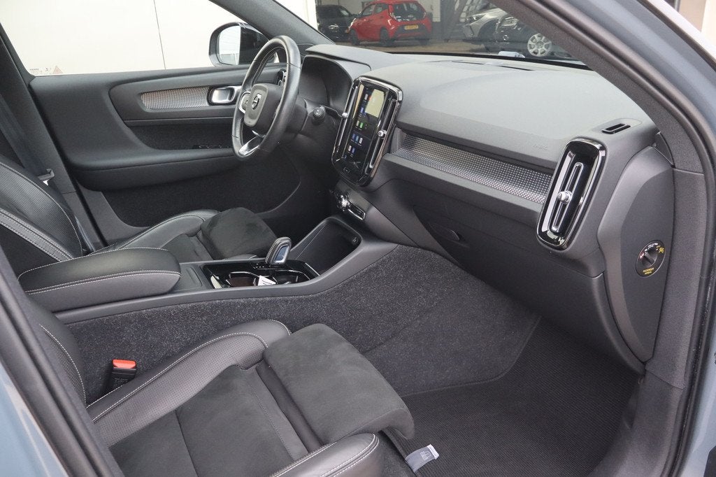 Volvo XC40 Recharge P8 AWD R-Design - NL- Auto! Stoel+Stuurv, Auto's, Volvo, Gebruikt, 24 min, Origineel Nederlands, 425 min